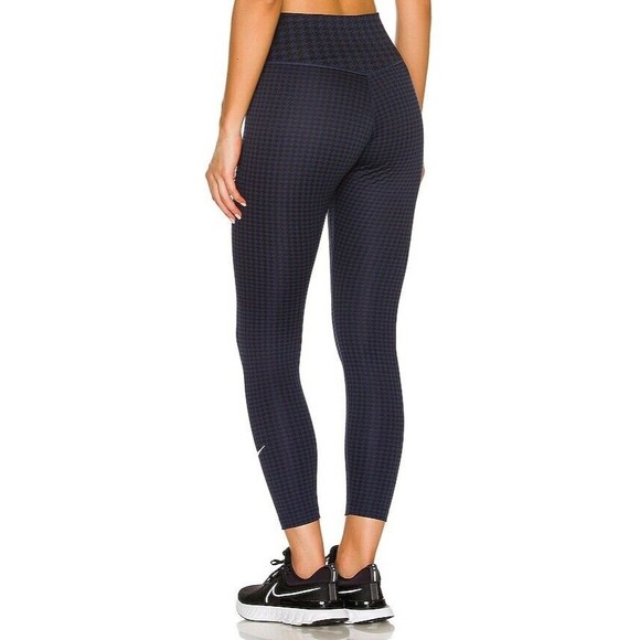 Nike Dri-FIT Women's Navy Blue 7/8  Midnight‎ Navy & Black Leggings Size XS - Picture 2 of 12